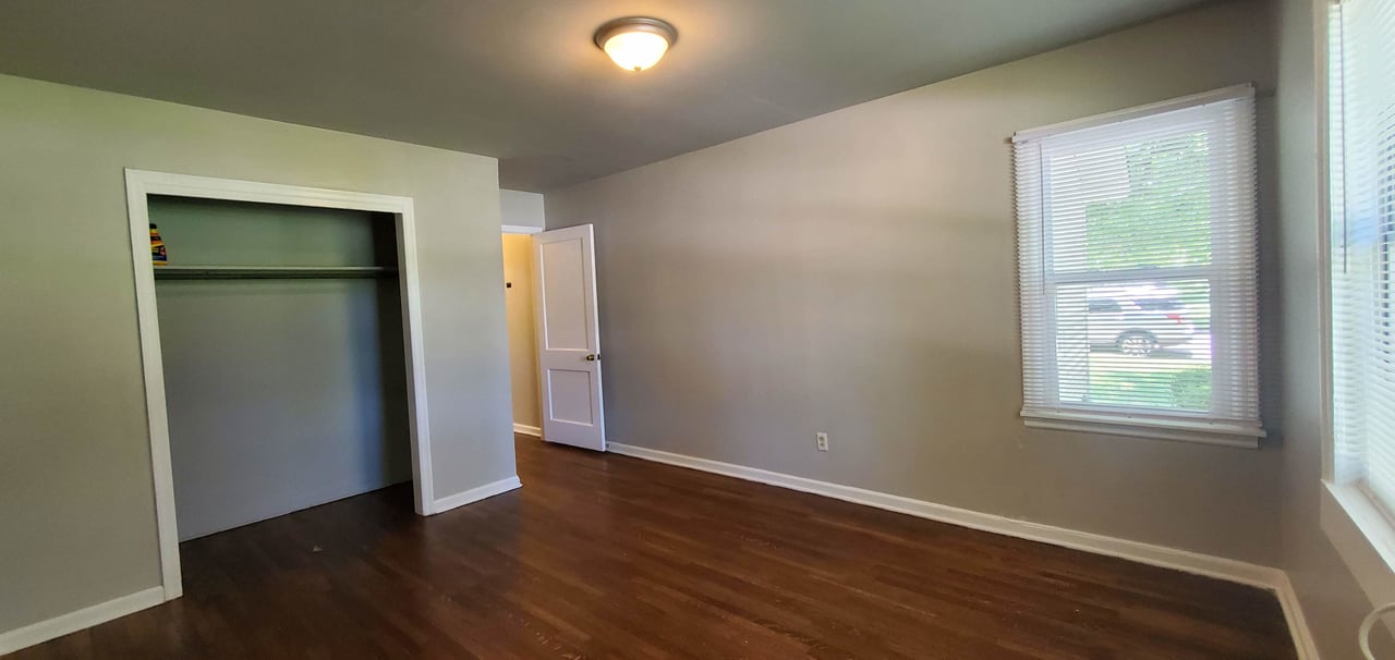 1030 W Wood