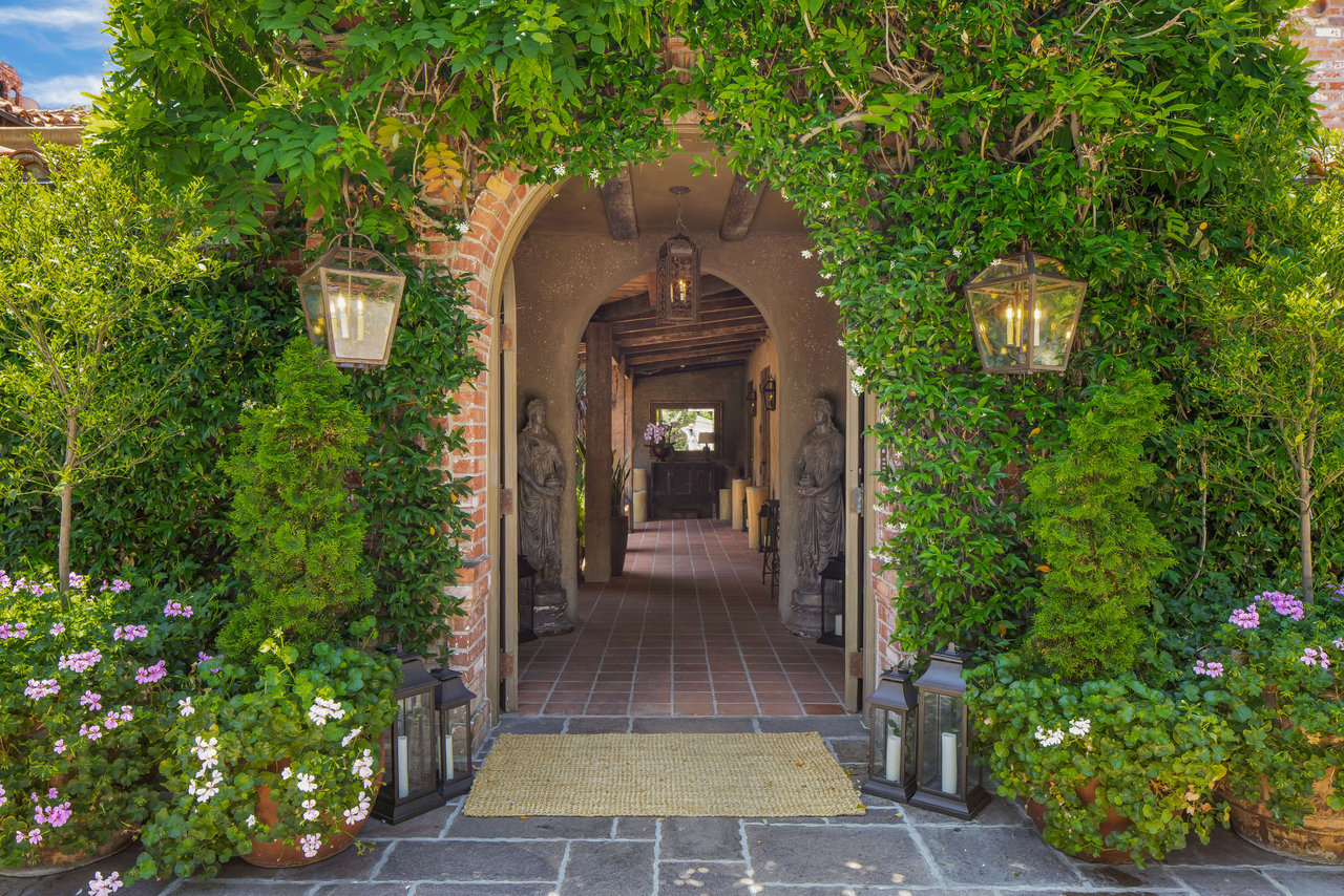 Villa Theos, Beverly Hills