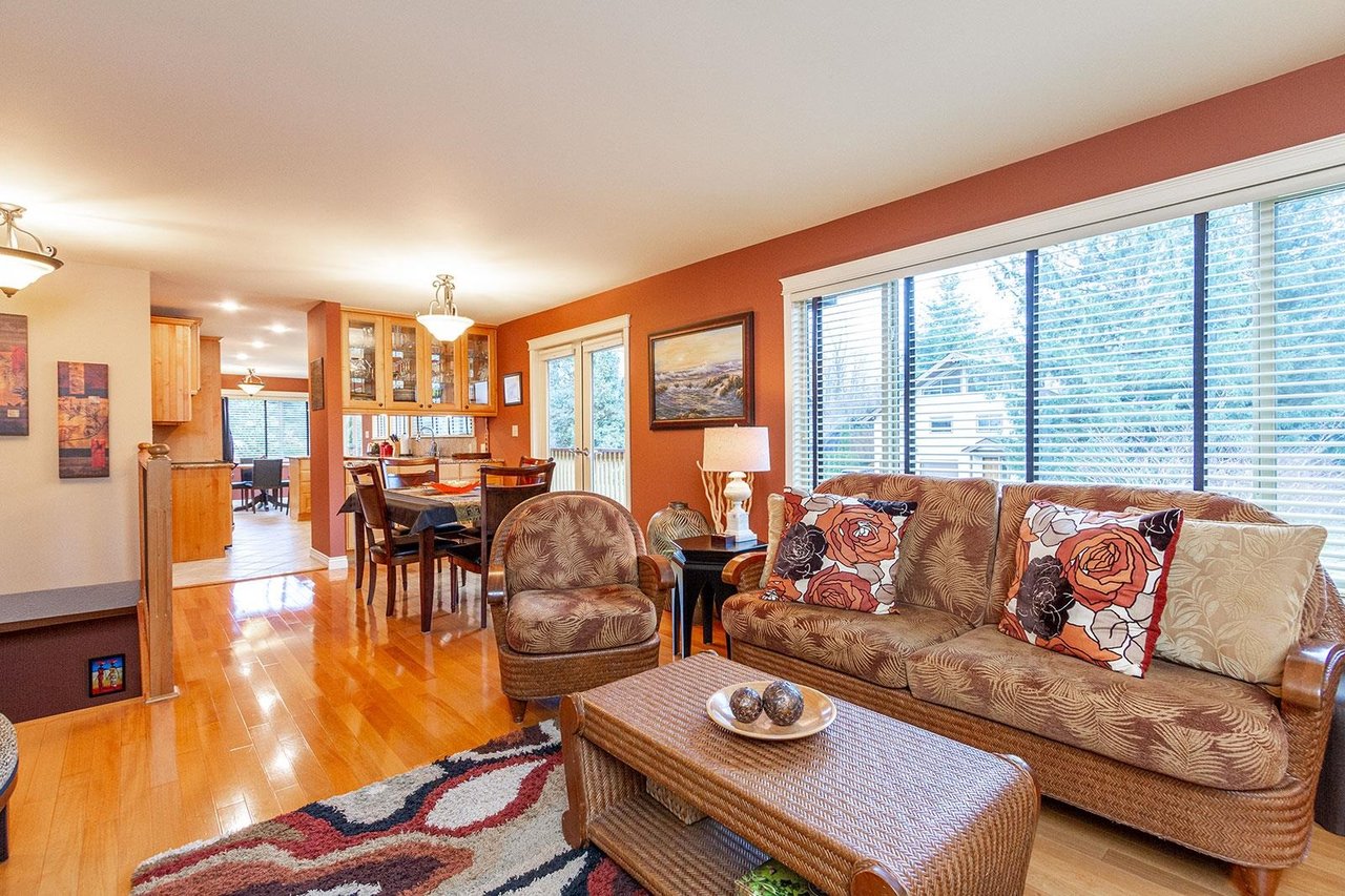 1485 Maple Cres