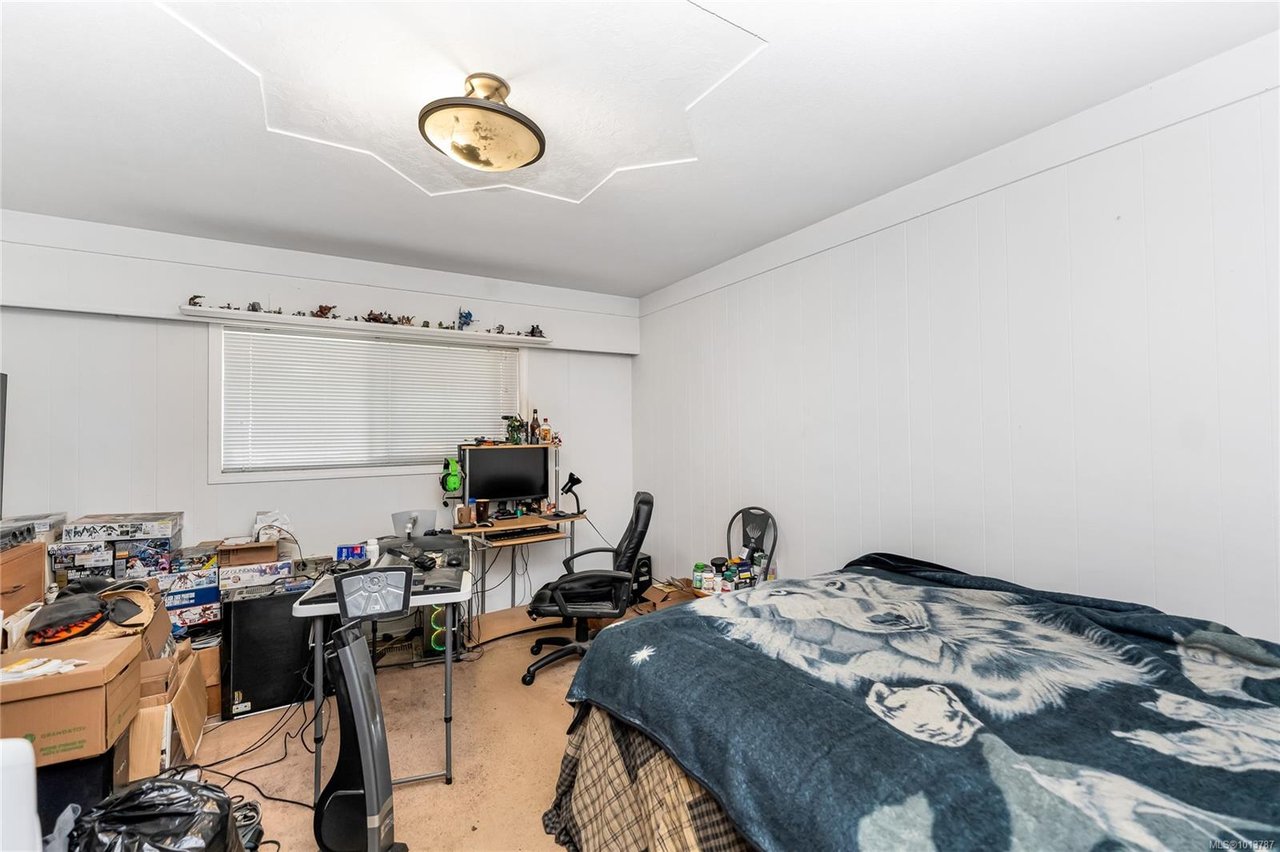 3938 Marjean Pl