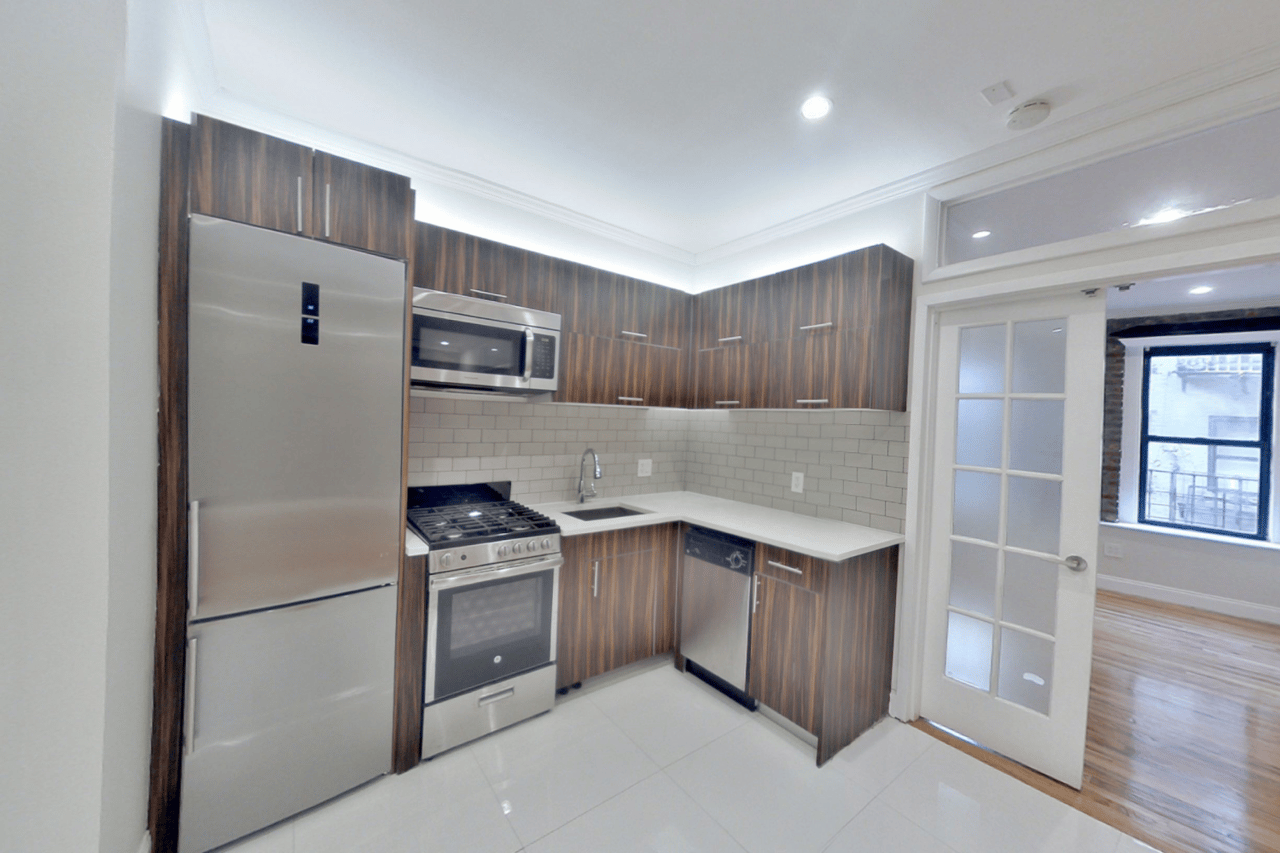 117 Elizabeth Street, Apt B