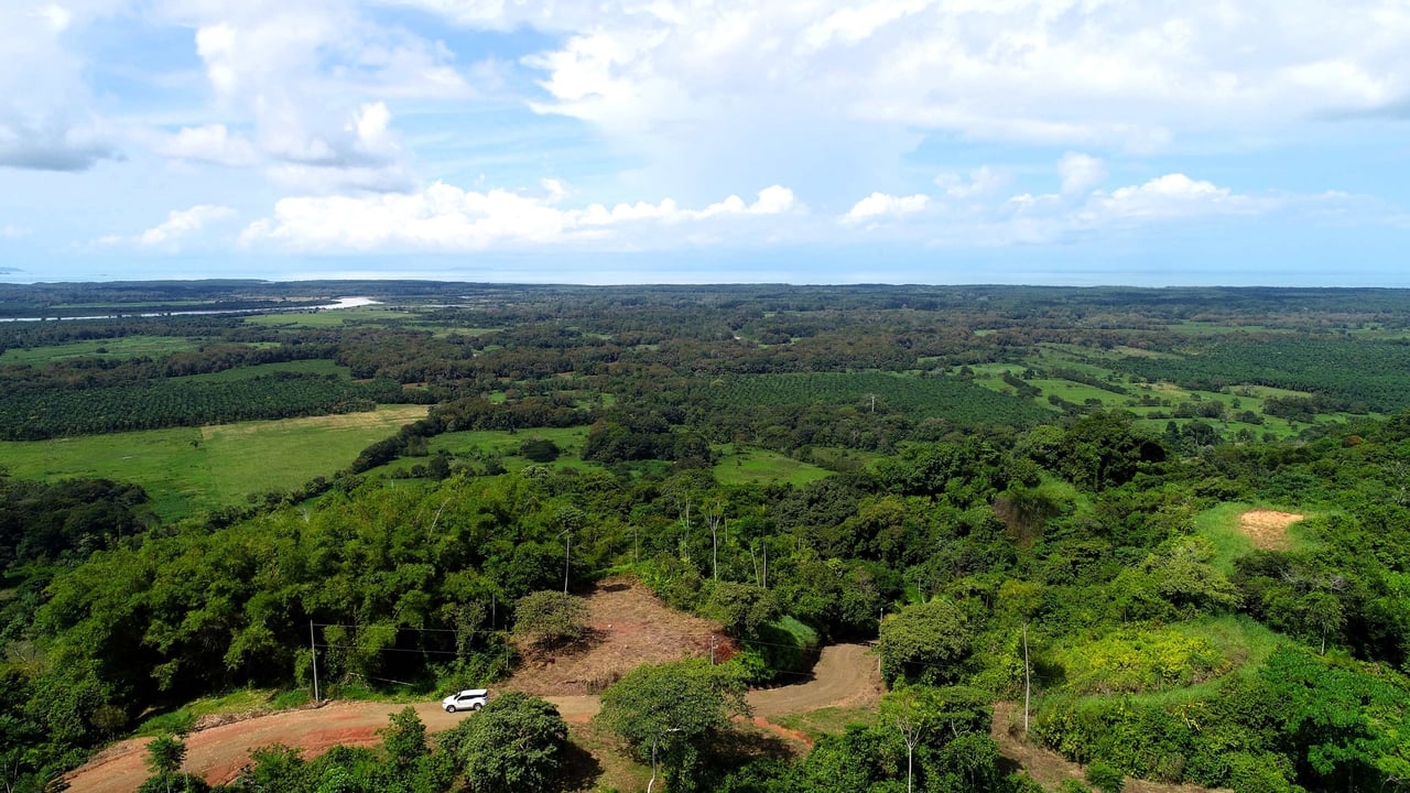 2 Acres Property with 360 Panoramic Views!