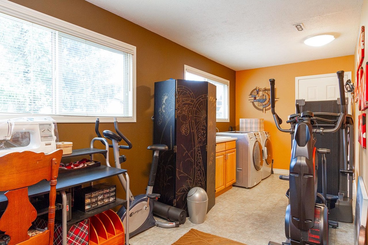1485 Maple Cres