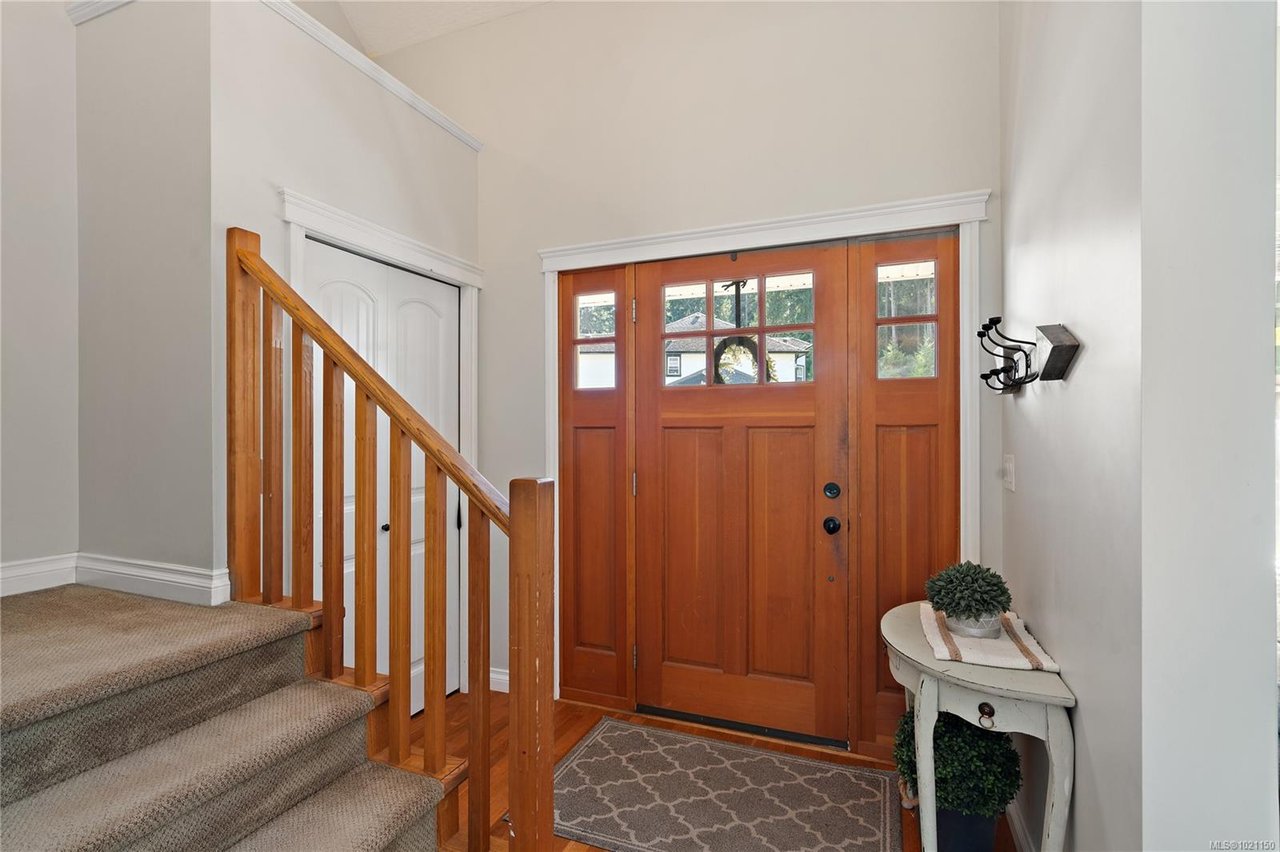768 Hanbury Pl