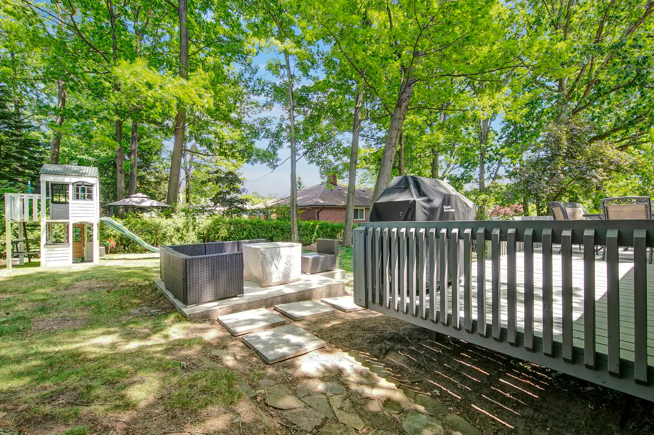 3177 The Credit Woodlands