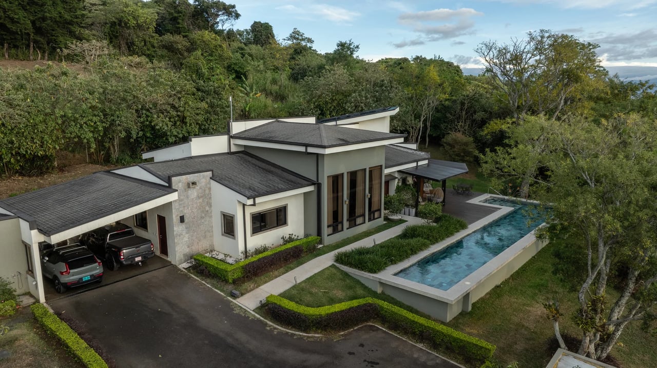 Dual Luxury Homes Estate, Heredia