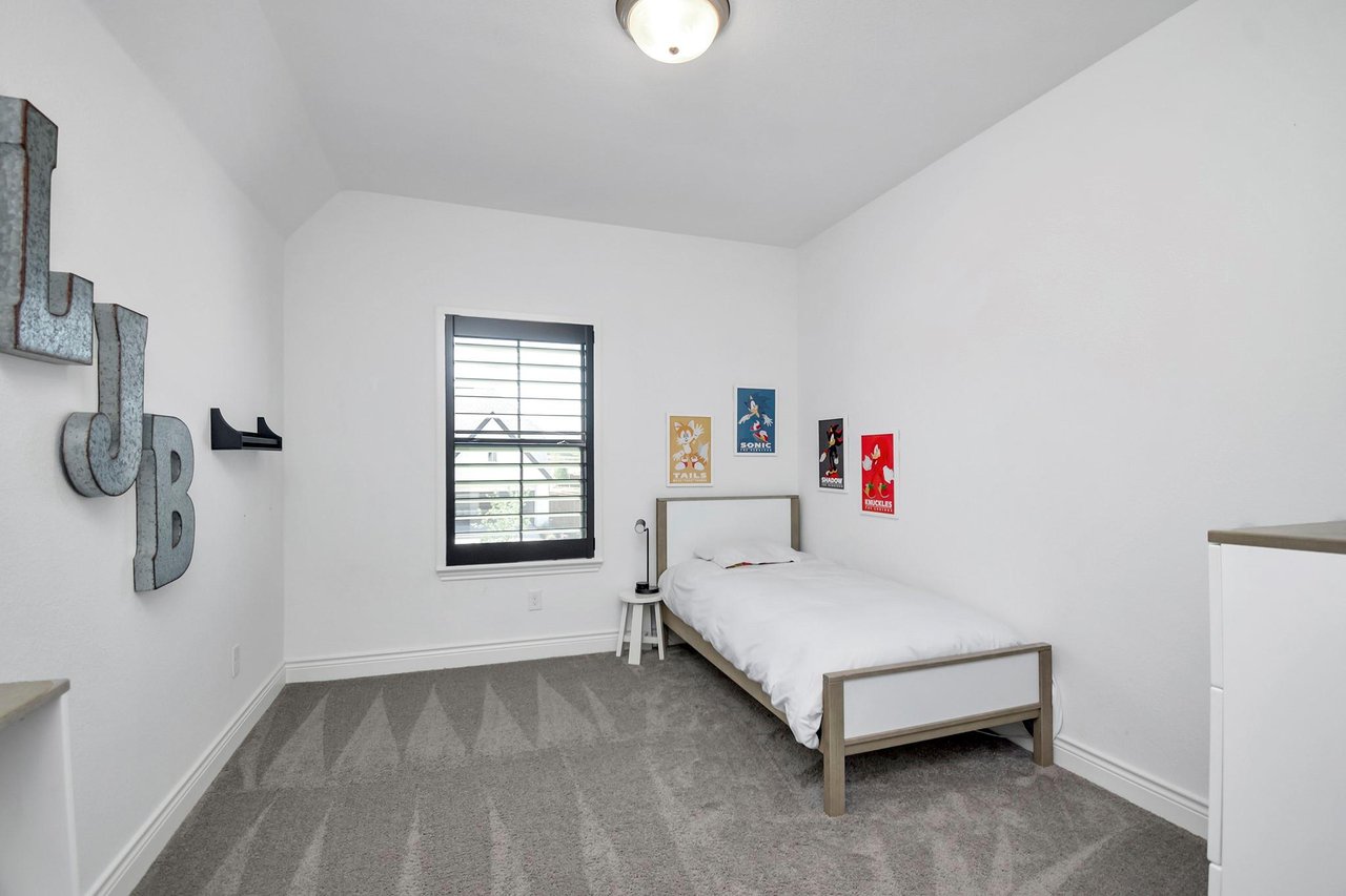 1047 Hope Valley Parkway