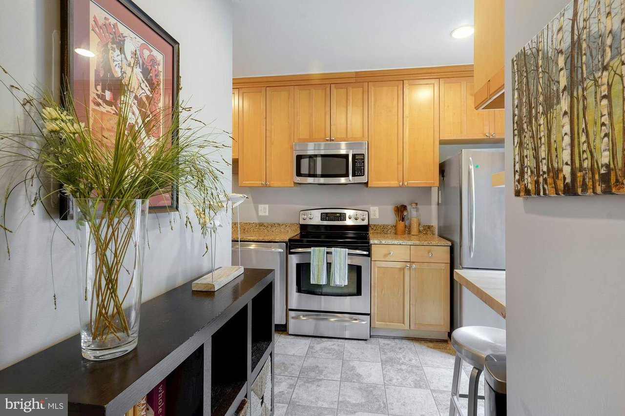 3275 Sutton Pl NW, #B