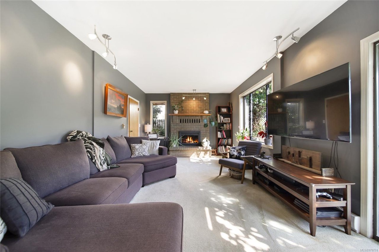 903 Graythorpe Pl