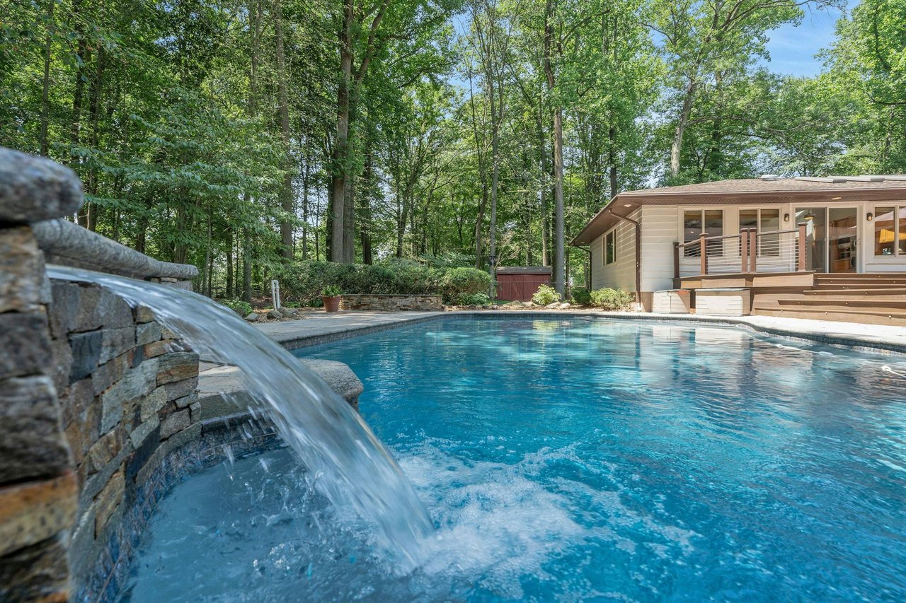 5 Charlotte Court