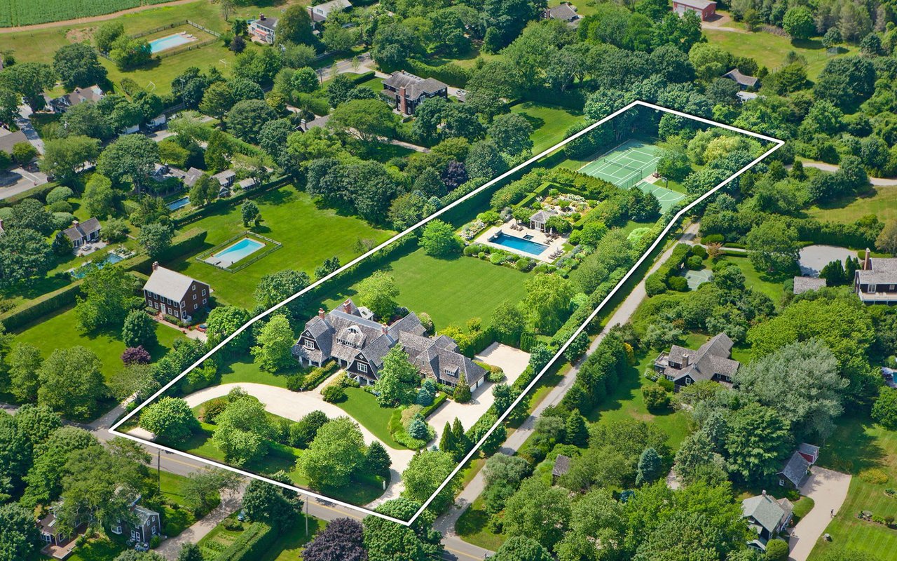 Exquisite Estate Expansive Grounds