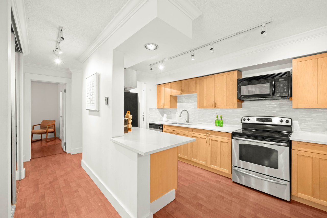 101-1827 W 3rd Ave