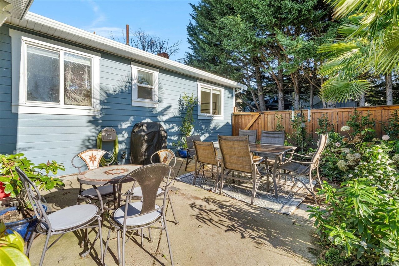 1123 Reynolds Rd, Saanich