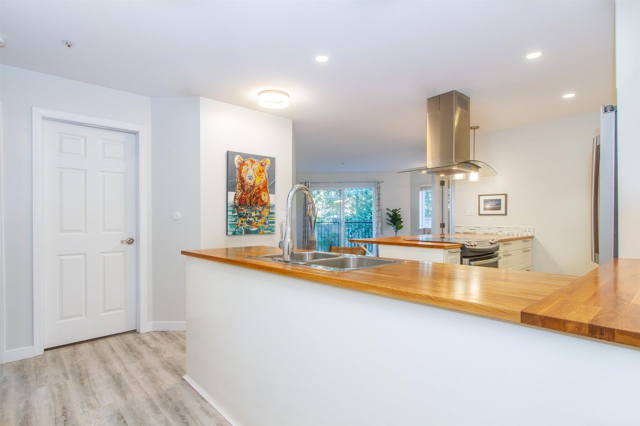 E103-40180 Willow Cres