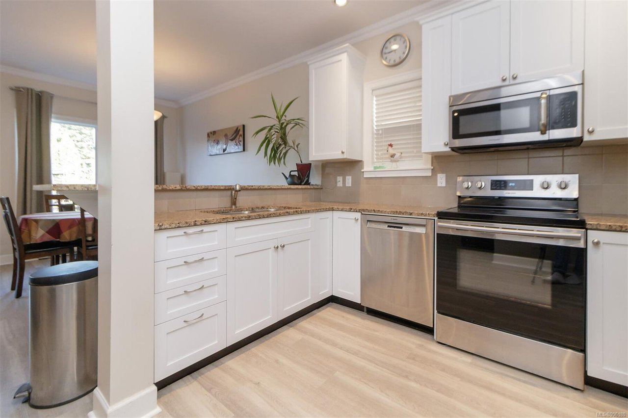 2074 Solent St, Sooke