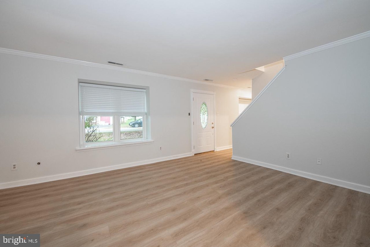 82 Woodbine Way