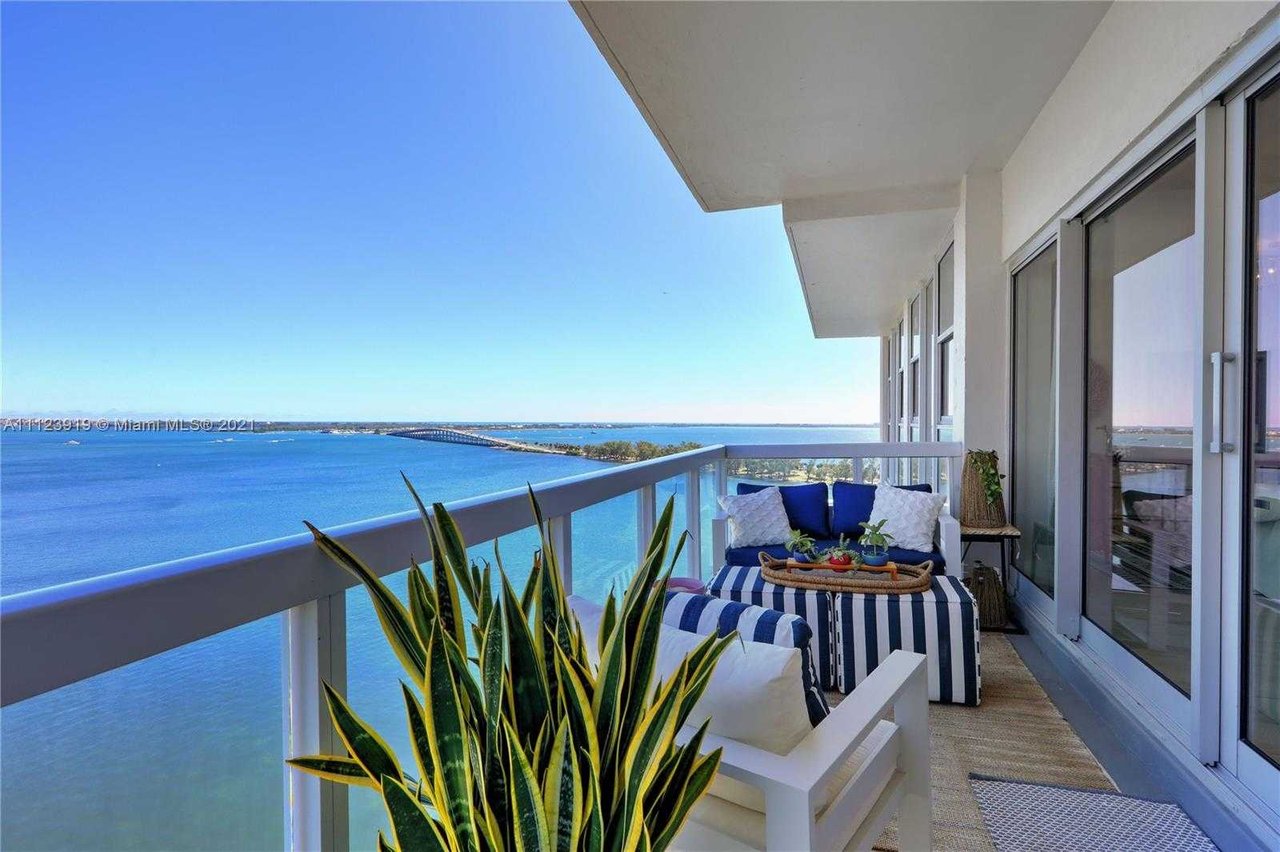 2451 Brickell Ave Unit 17d