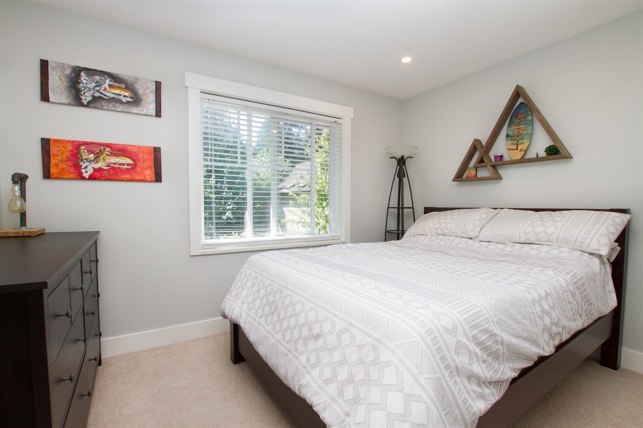 11-1800 Mamquam Rd