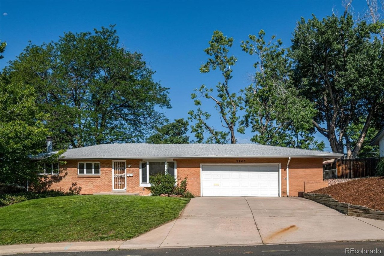 2745 S Zurich Ct