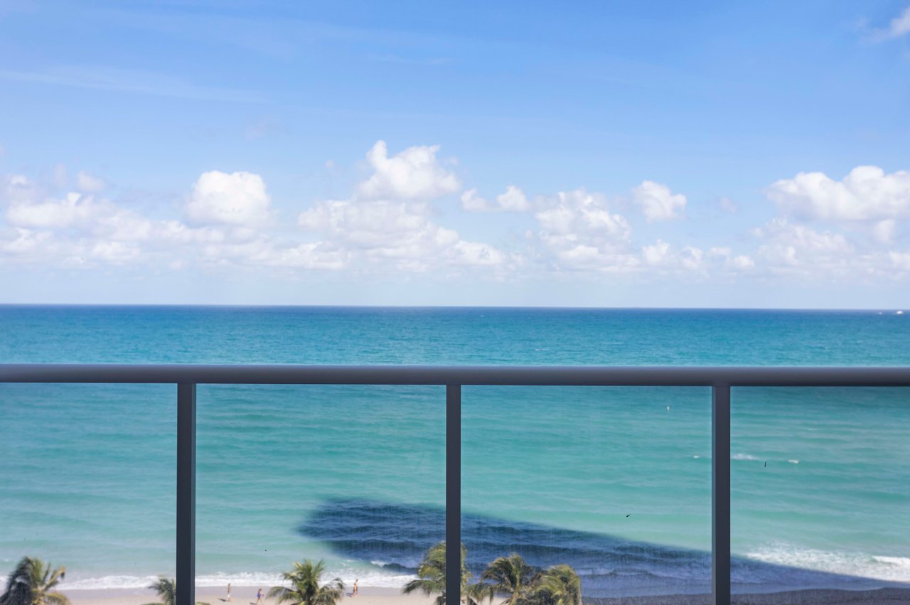 19111 Collins Ave Unit: 806