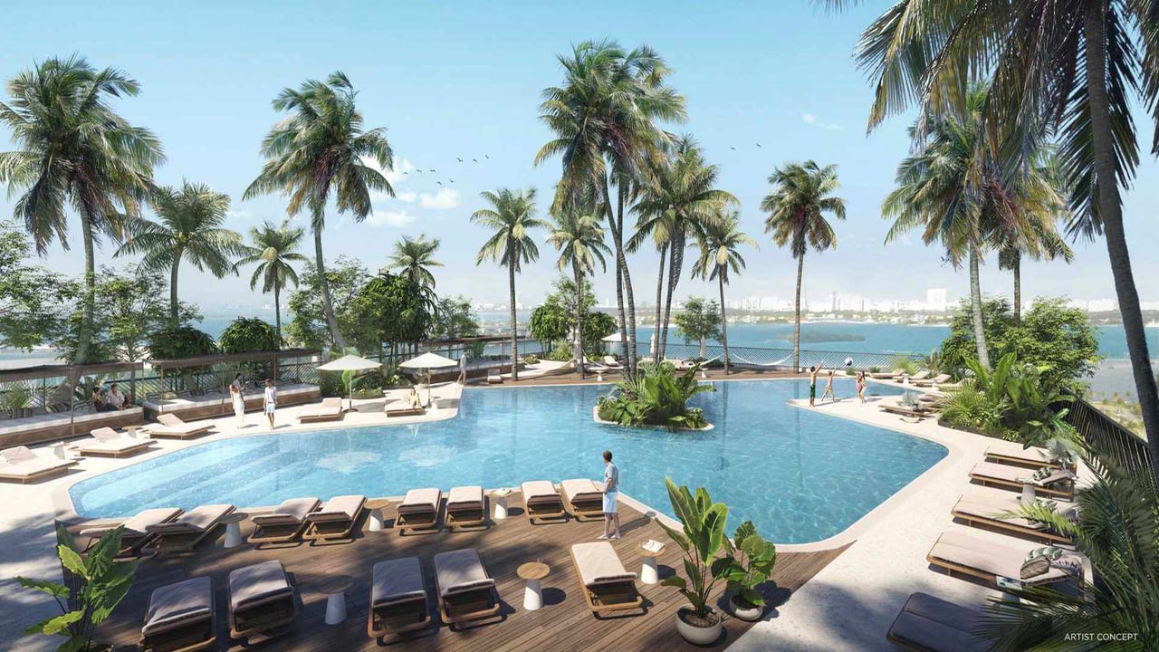 Gale Miami amenities swimming pool
