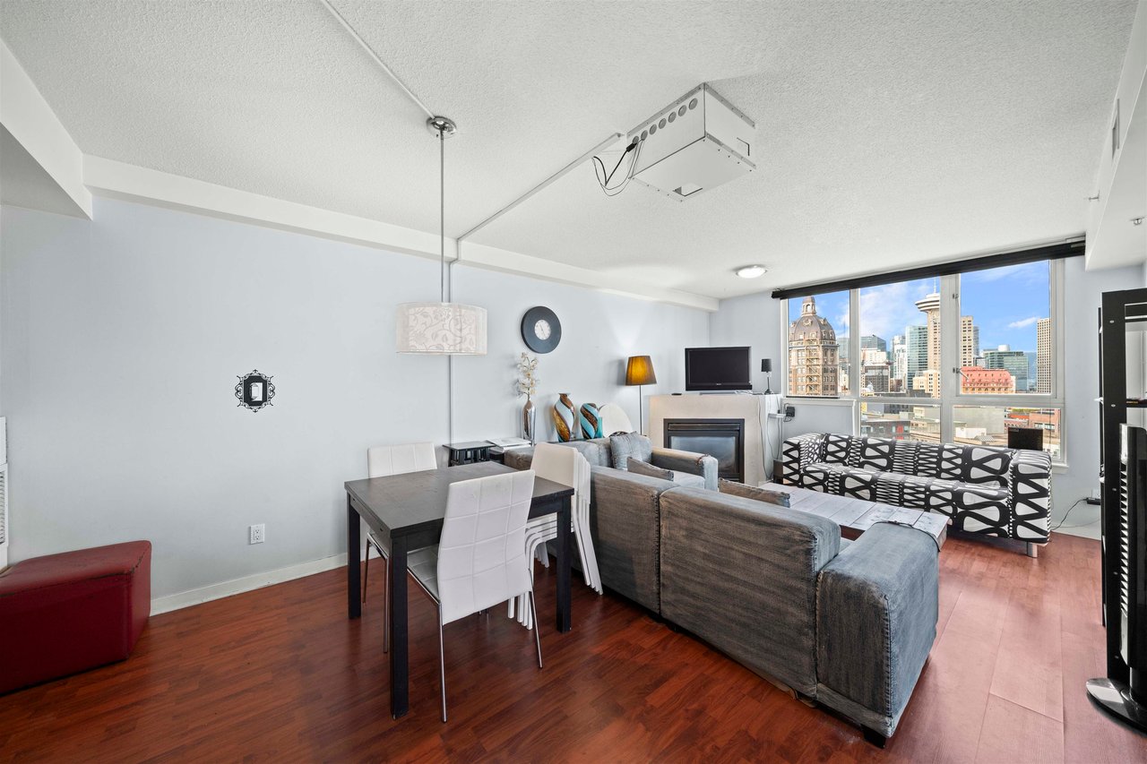 1905-63 Keefer Pl