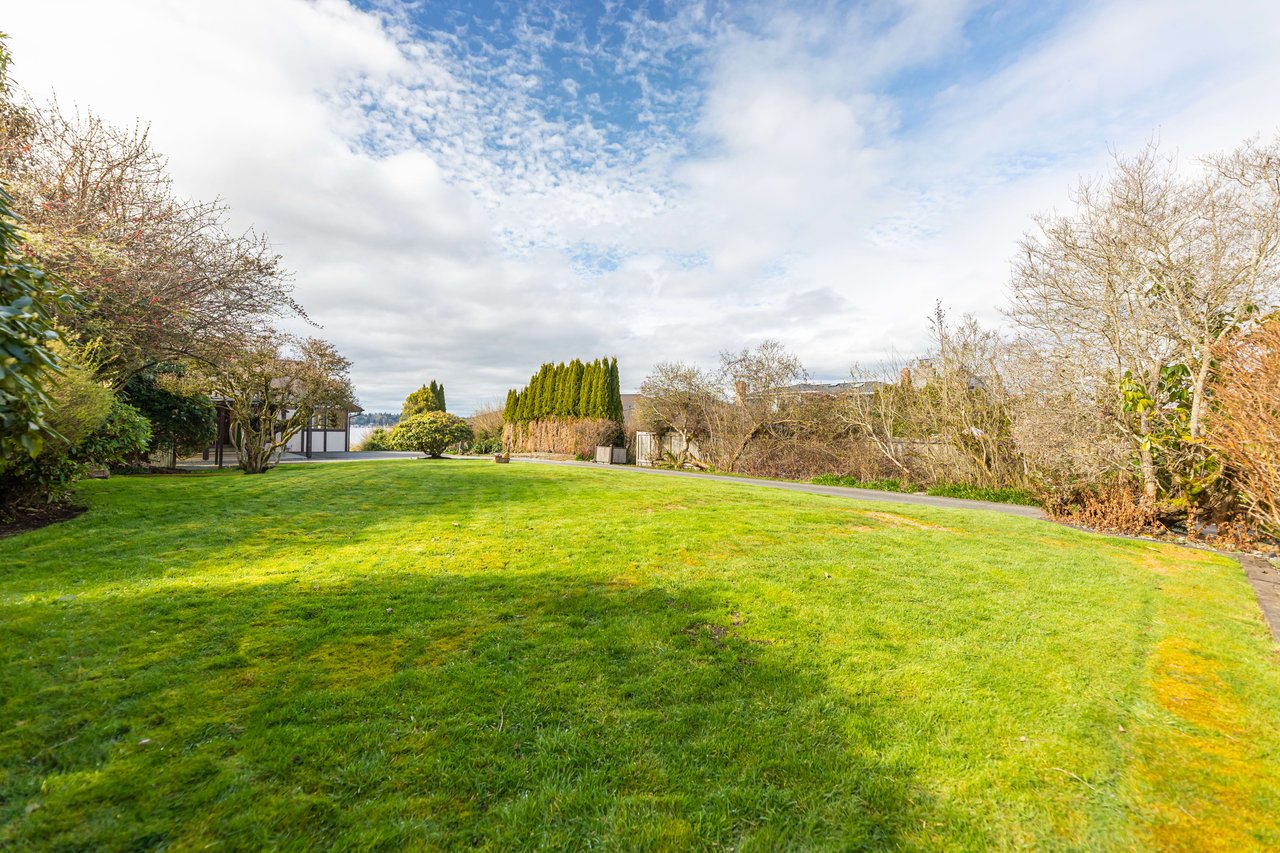 The Lake Stevens Waterfront Estate