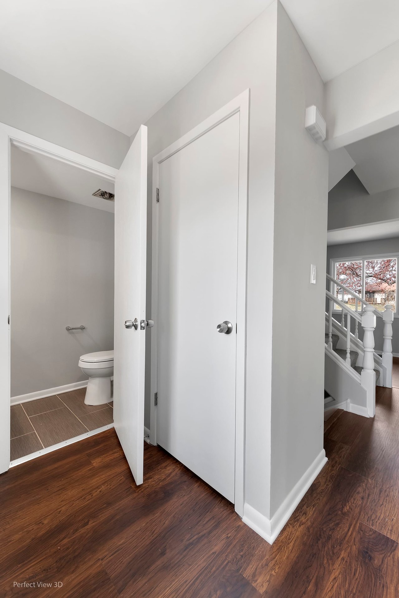 1506 Columbia Ct, Elk Grove Village, IL 60007