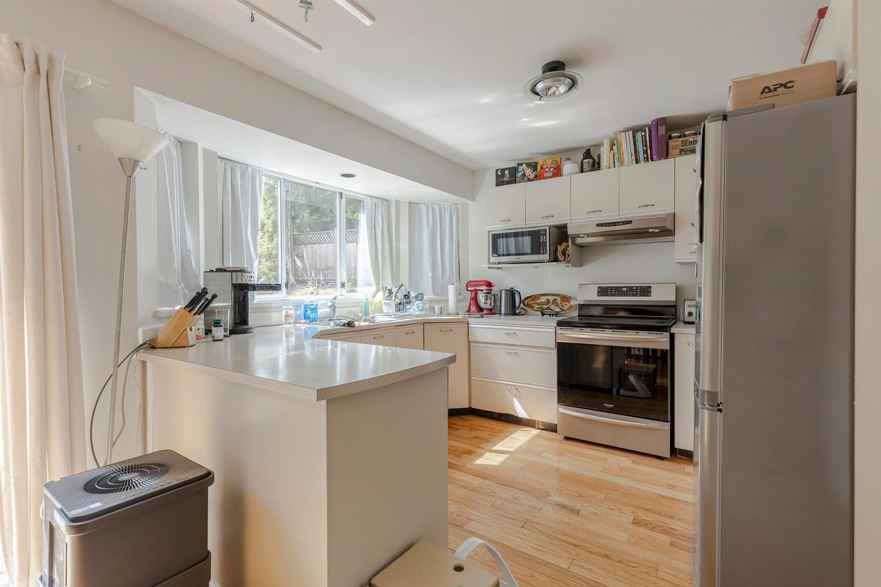 1037 Tobermory Wy