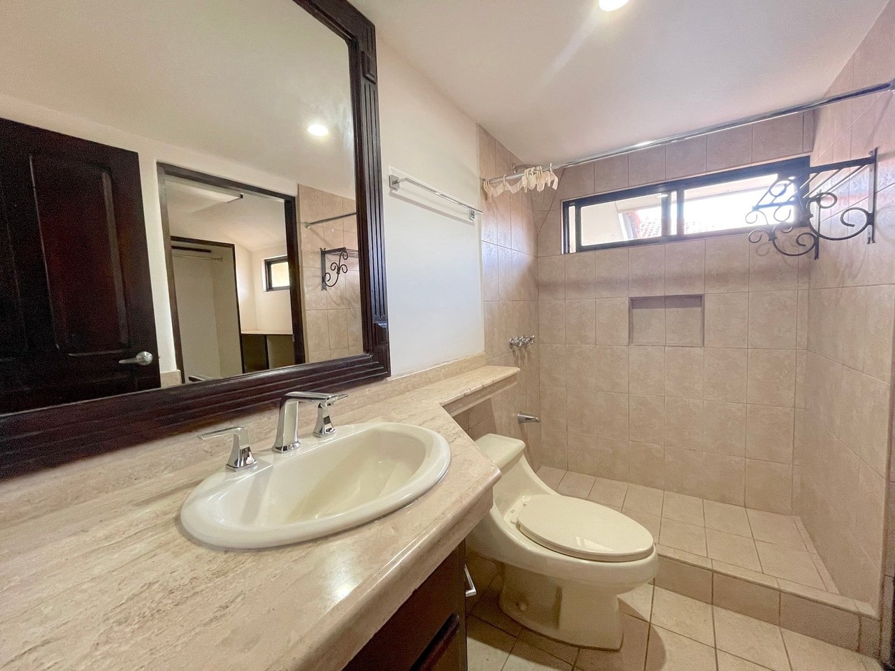 Neo Colonial Investment Home, Santa Ana, San Jose