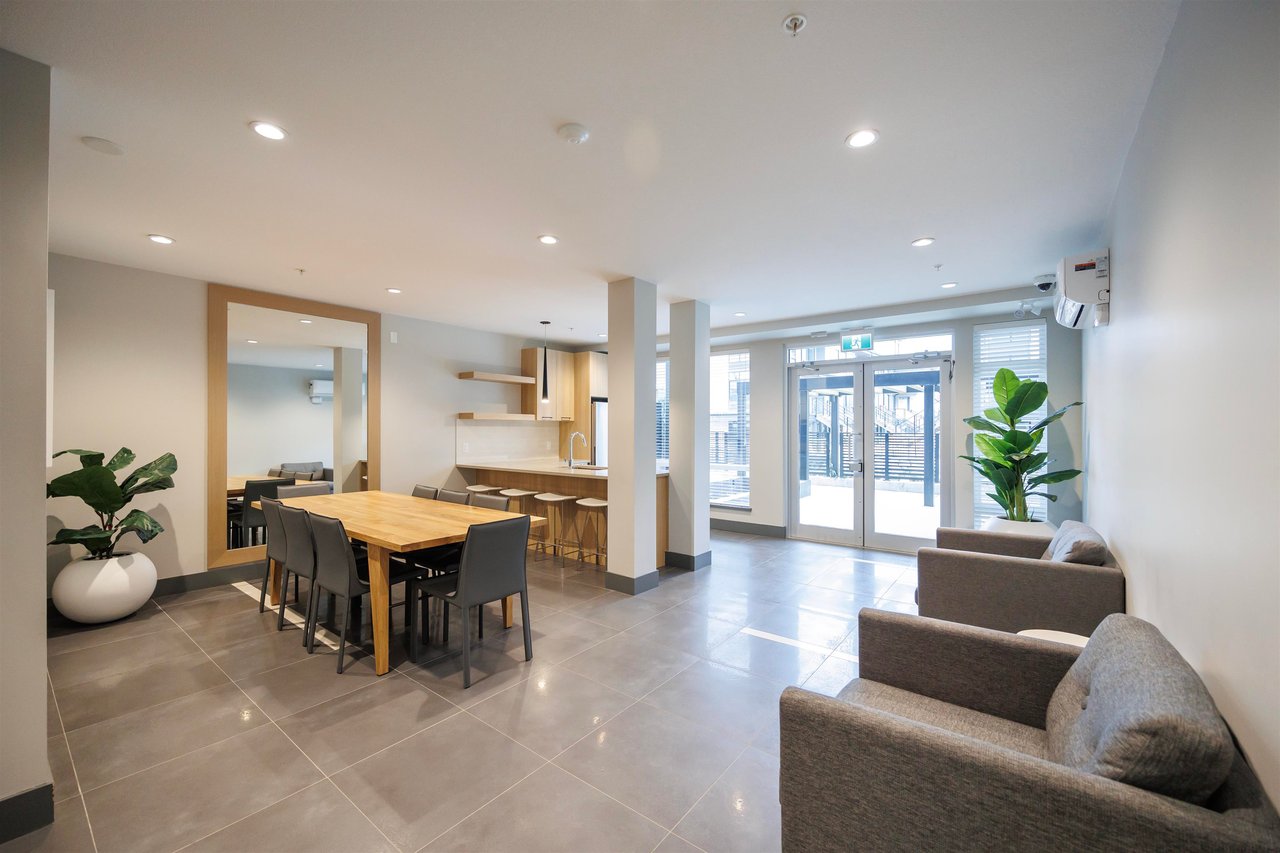 411-707 Como Lake Ave