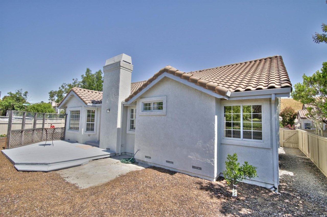 80 Windsor Ln