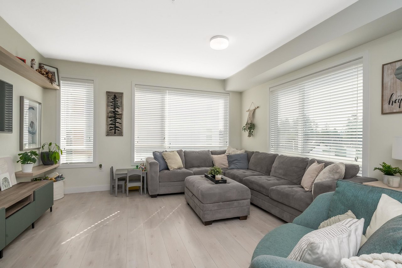 21-19628 55a Avenue, Langley