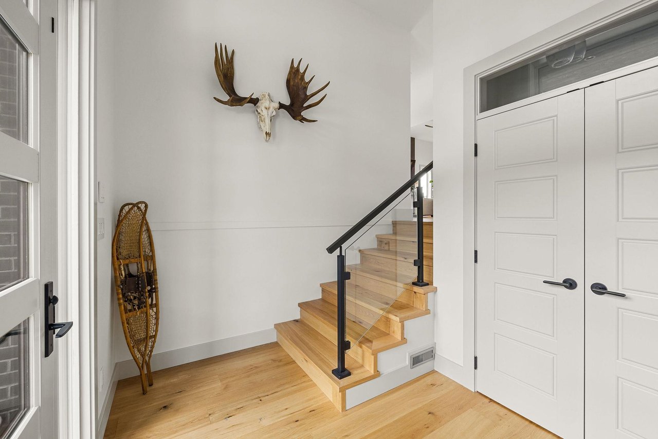 27-3385 Mamquam Rd