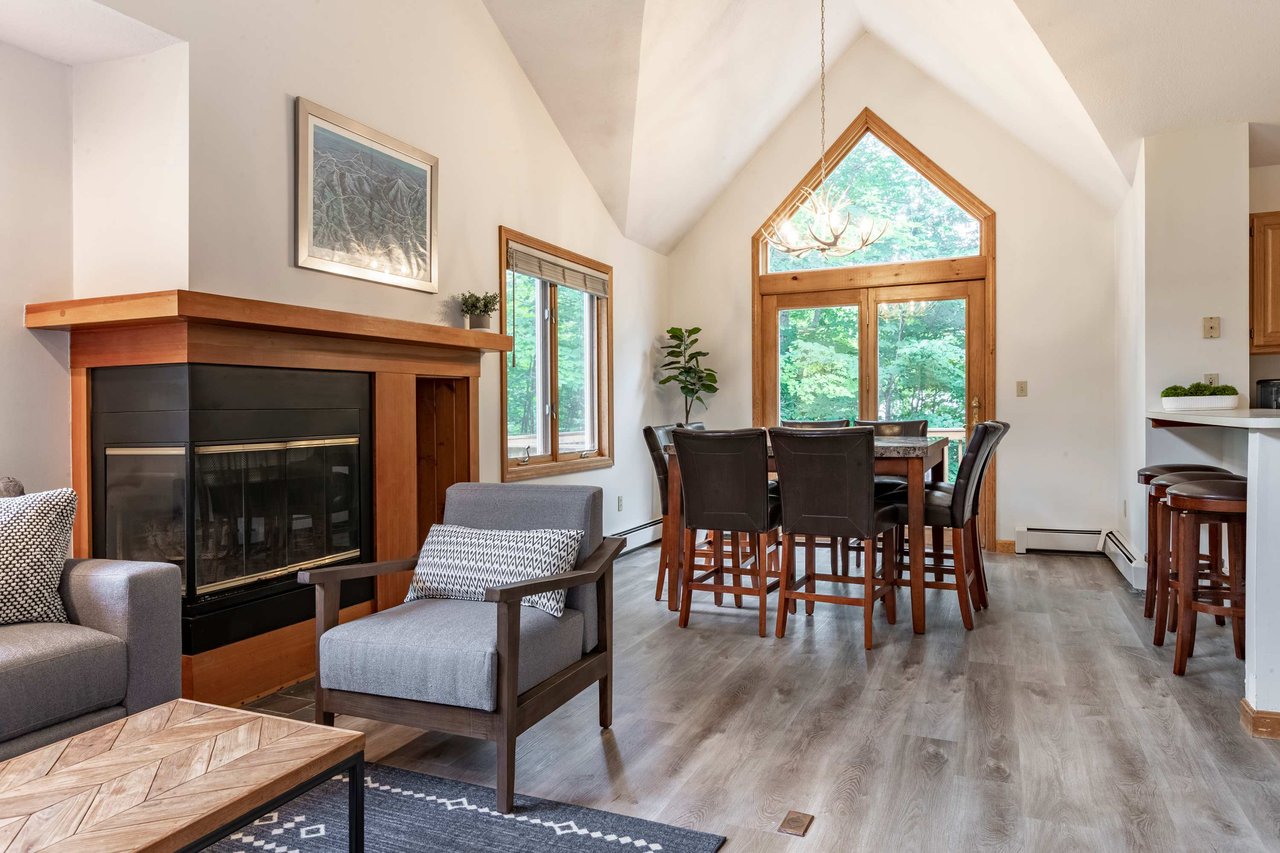 4 bedroom + Loft Forest Ridge Town Home for Ski Season