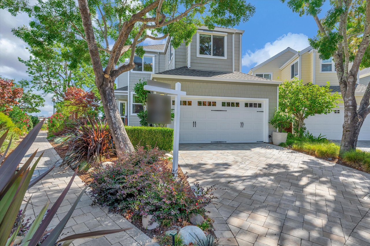 17 Crystal Creek Ct