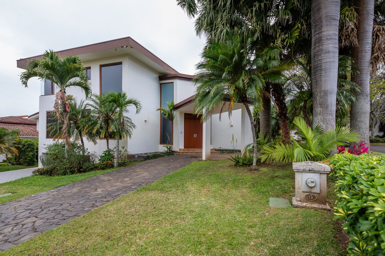 Modern Rented Estate, Escazu, San Jose