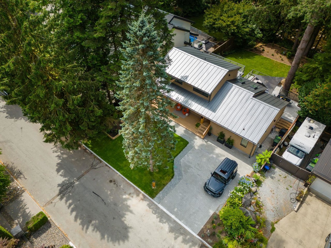 1723 Edgewater Ln