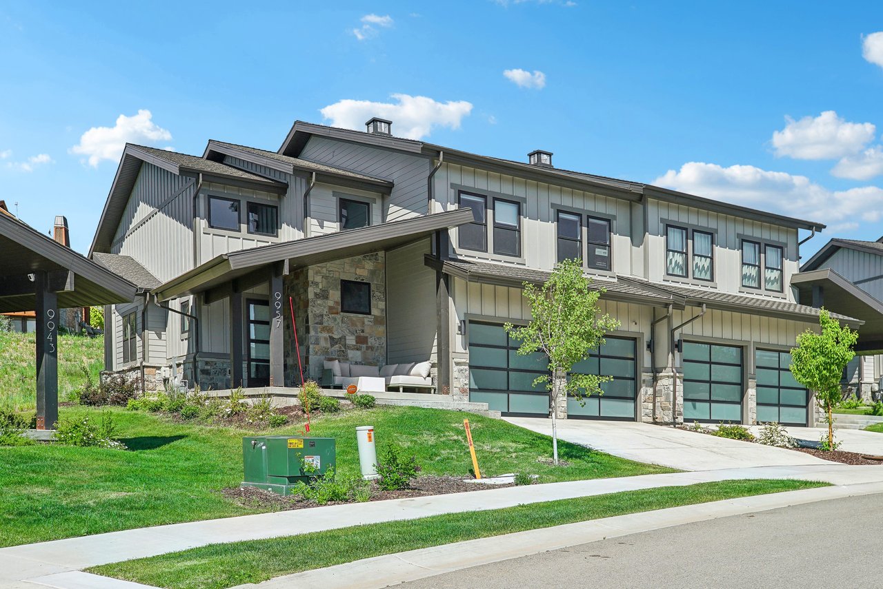 9957 N Meer Circle
