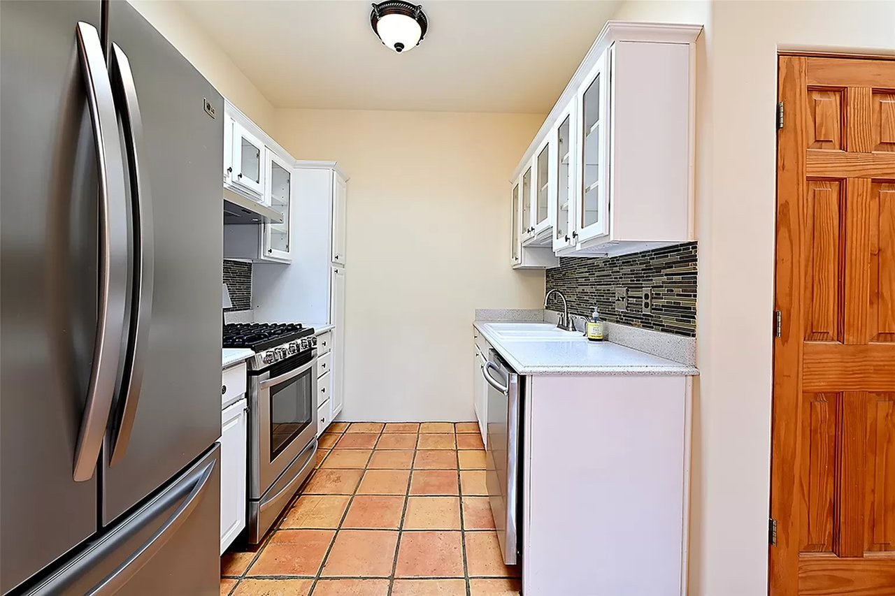 3246 La Paz Ln