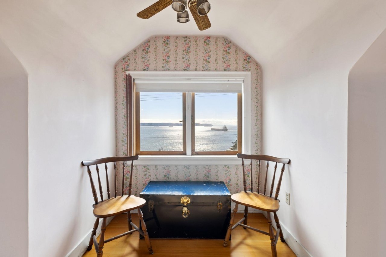 3379 Marine Dr