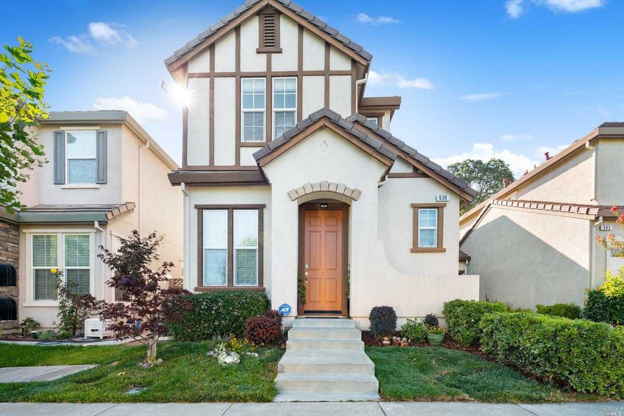 539 Citrine Cir