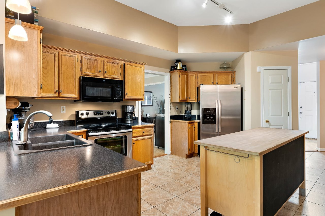 6007 Oak Landing Drive