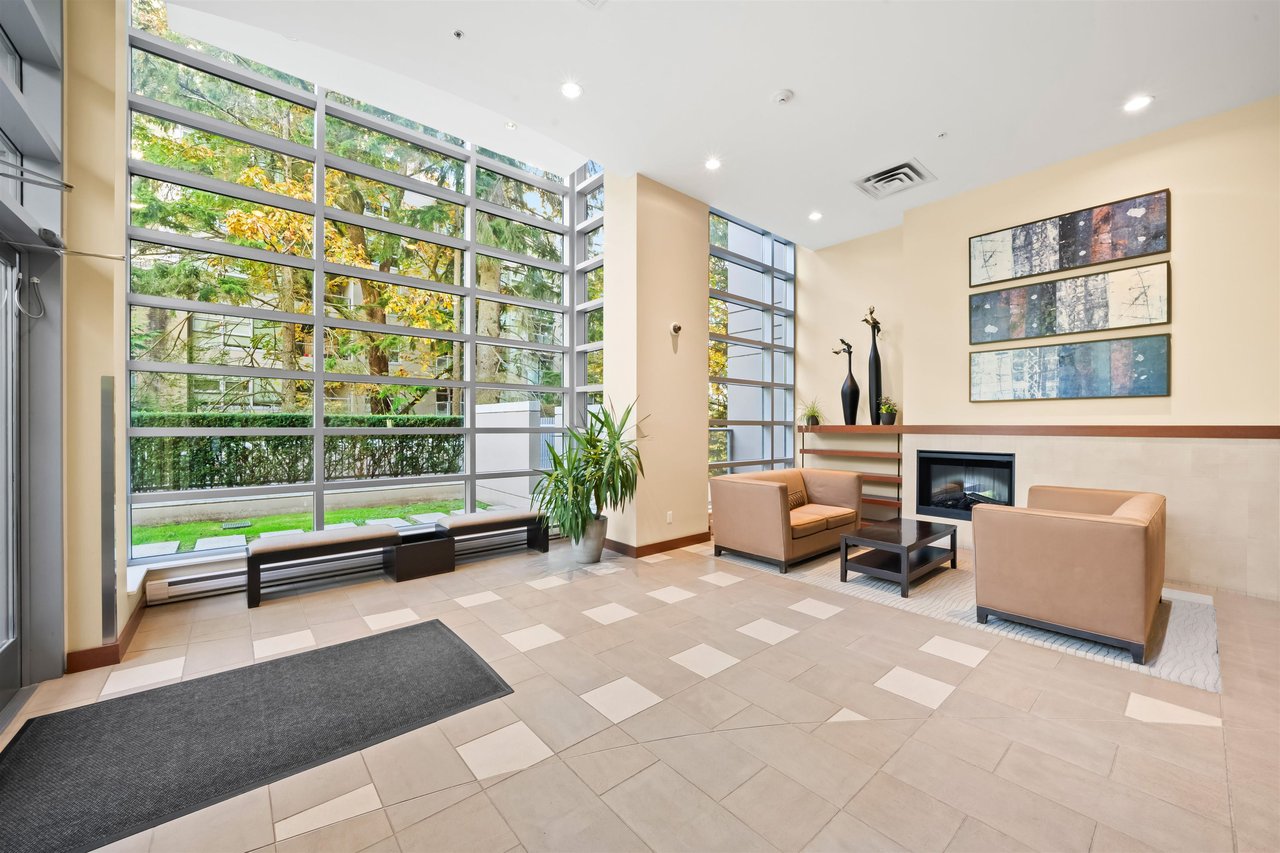 612-9266 University Cres