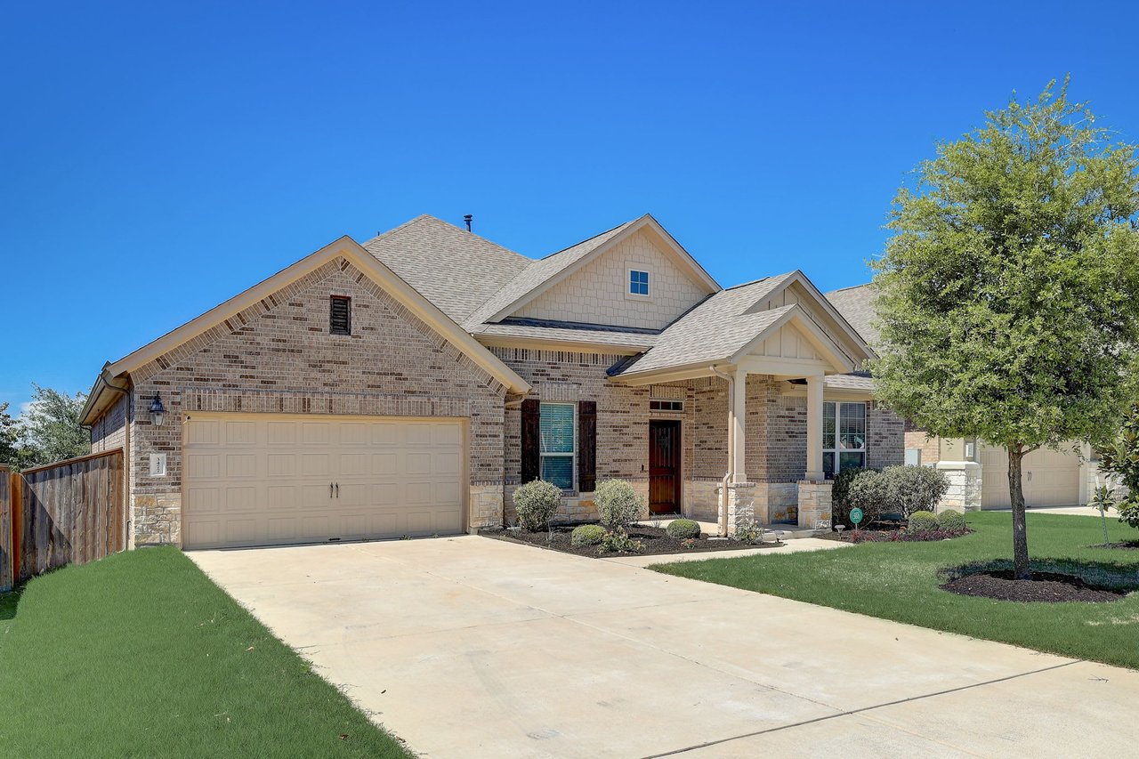 Charming single-story home in the desirable Paloma Lake in RR that backs to a greenbelt!