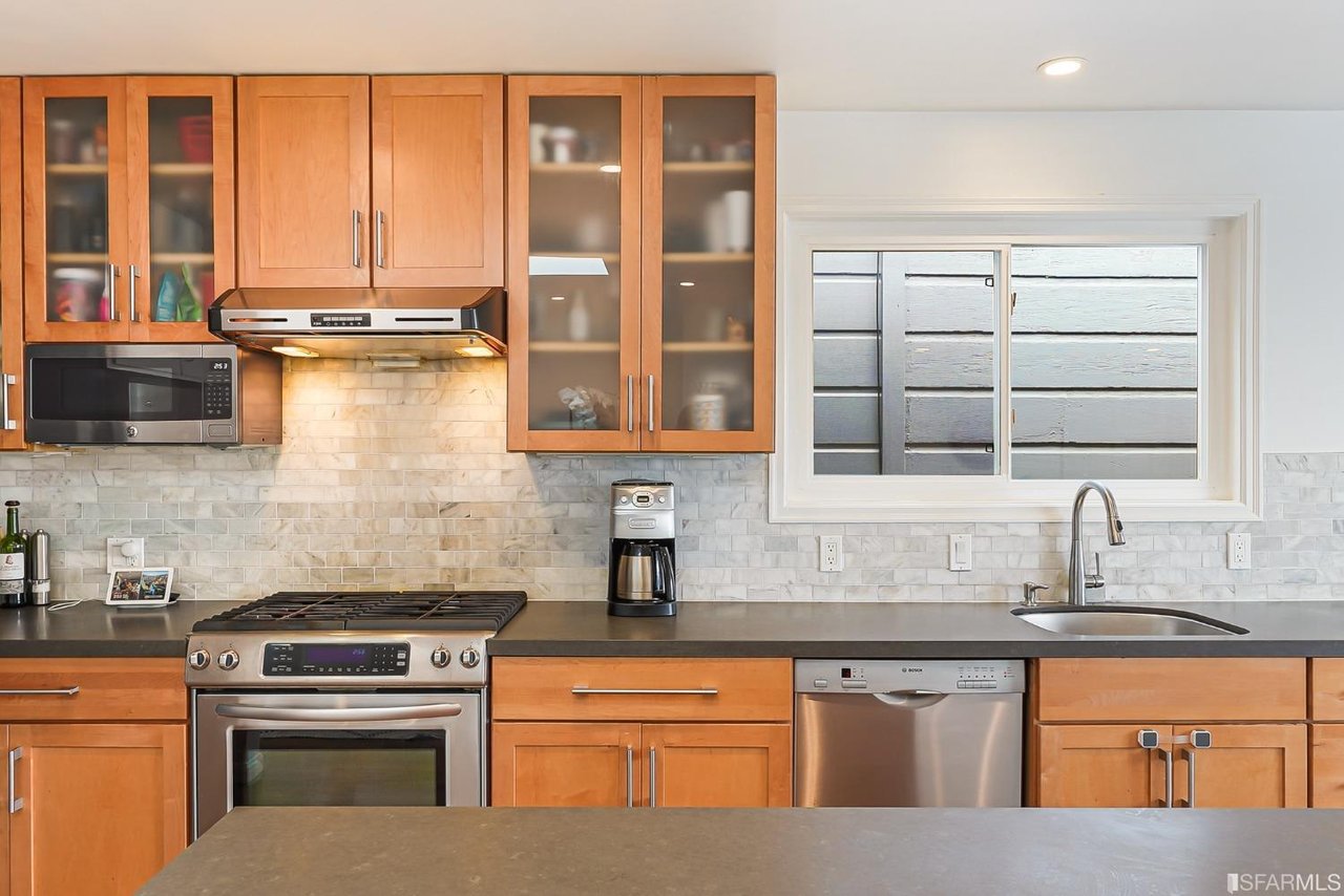 685 Lakeview