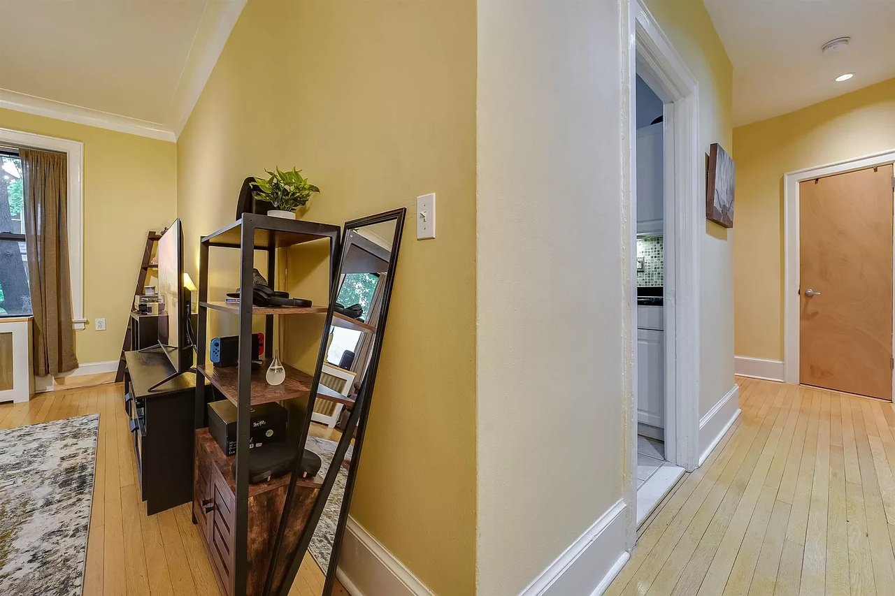 107 Kensington Ave APT 205