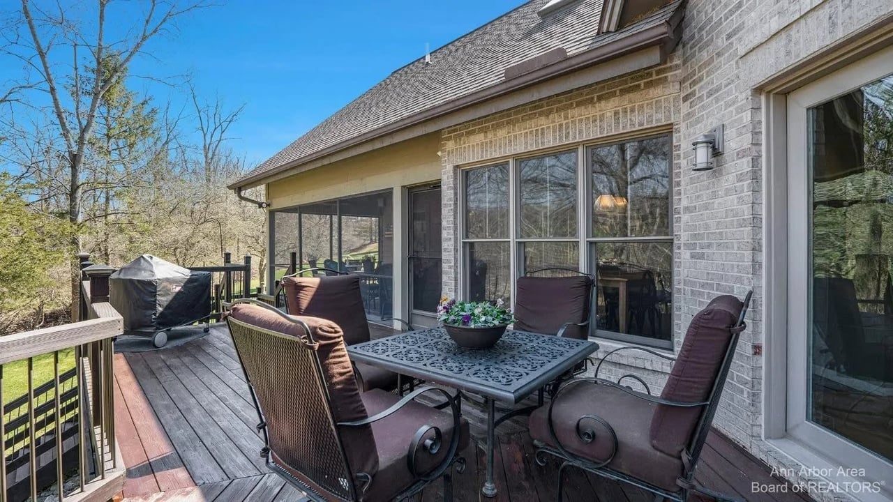 2566 Thornapple Drive, Ann Arbor, MI 48103