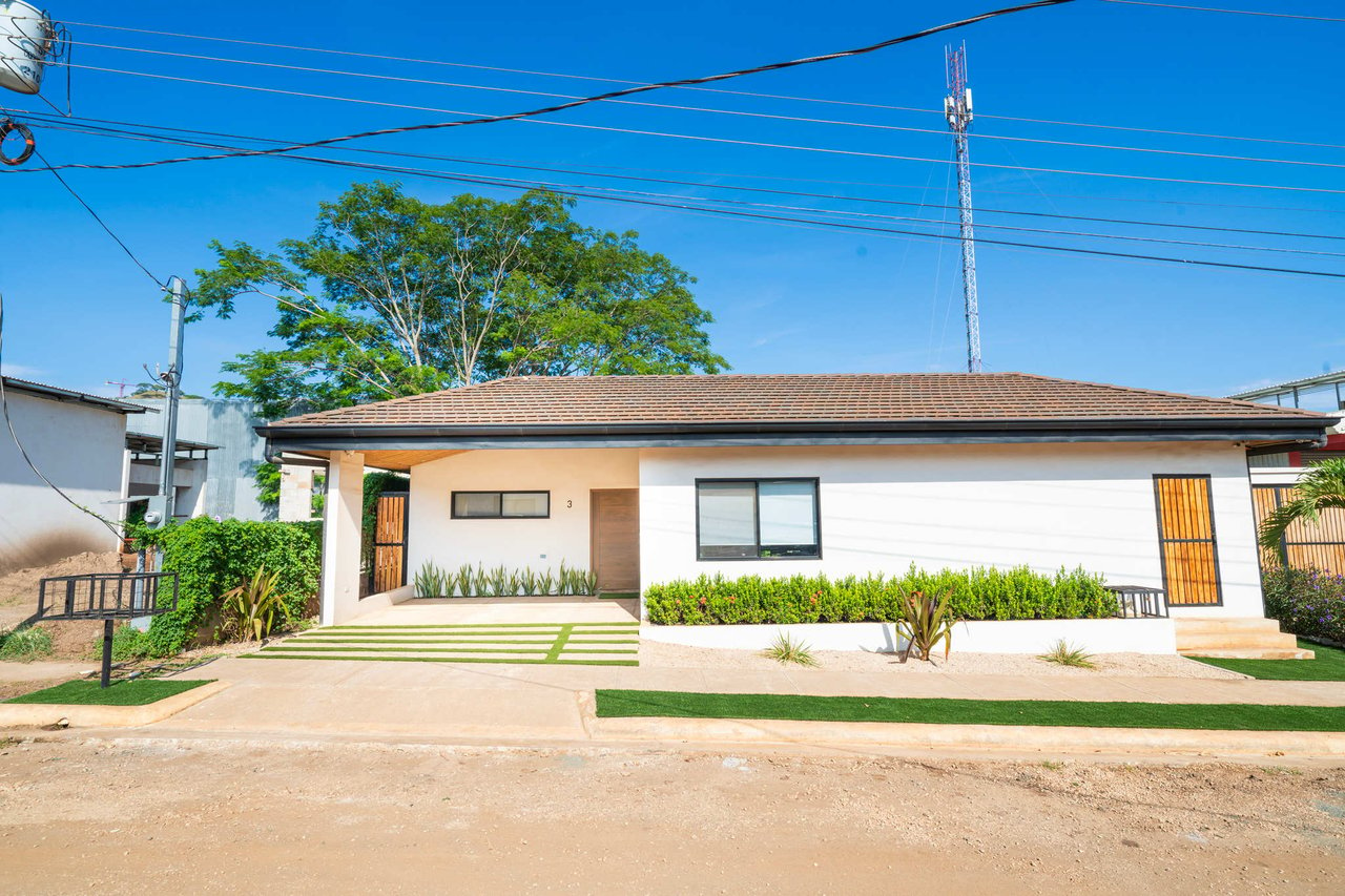 Calle Uno Tamarindo #3 | NEW 4 Bed Home 1 Mile to Tamarindo Beach!