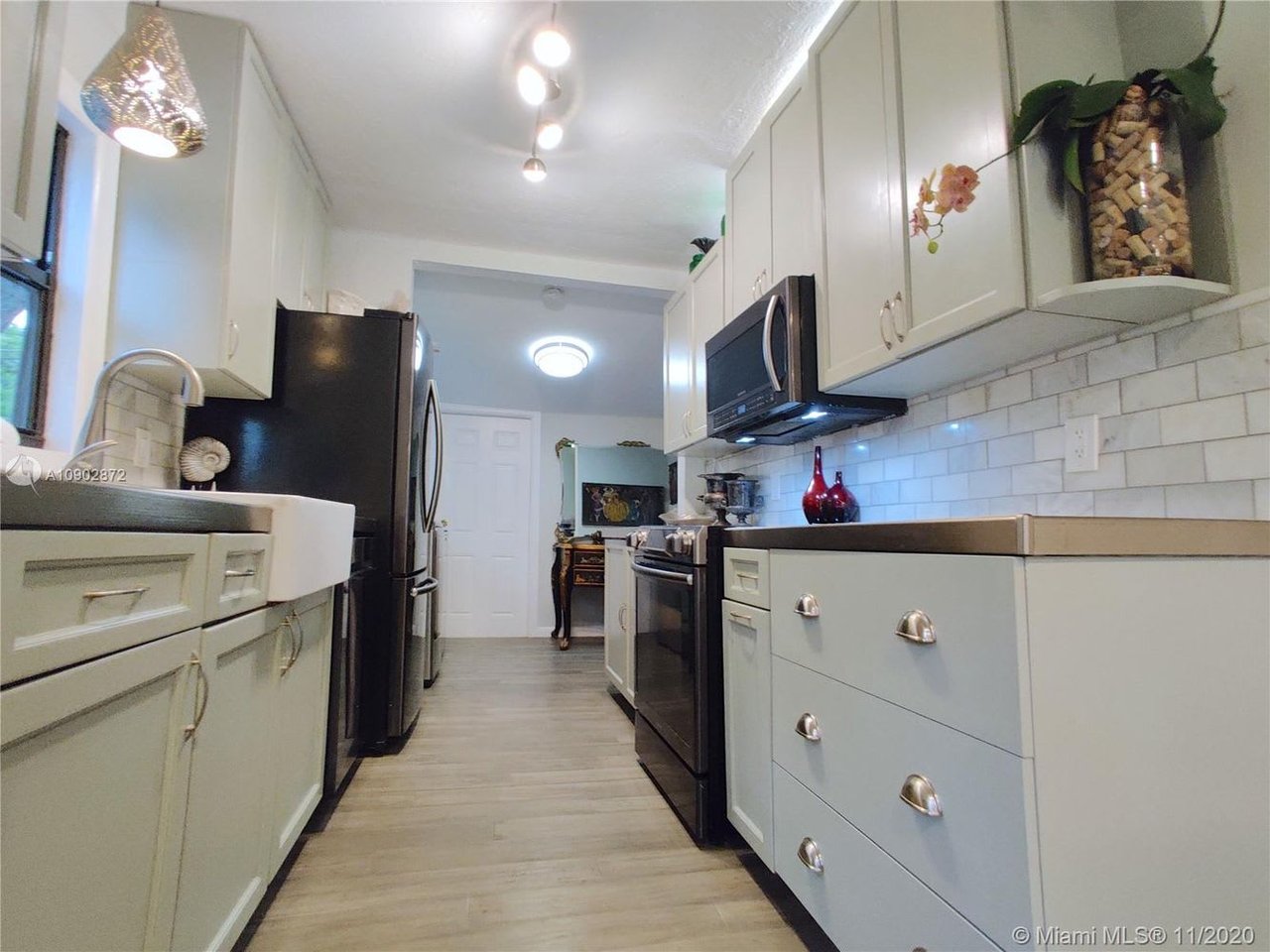 295 NW 39th St